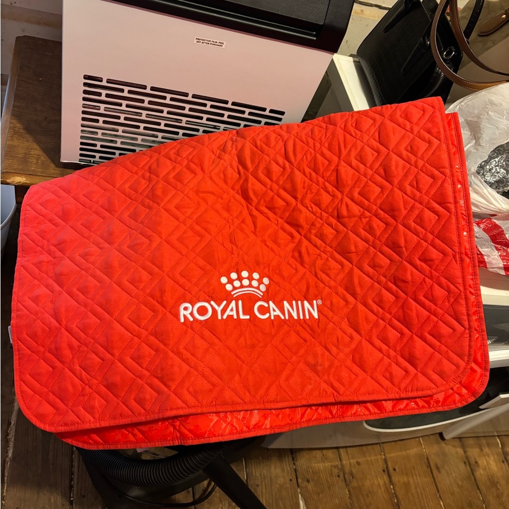 Royal Canin Red Quilted Pet Mat